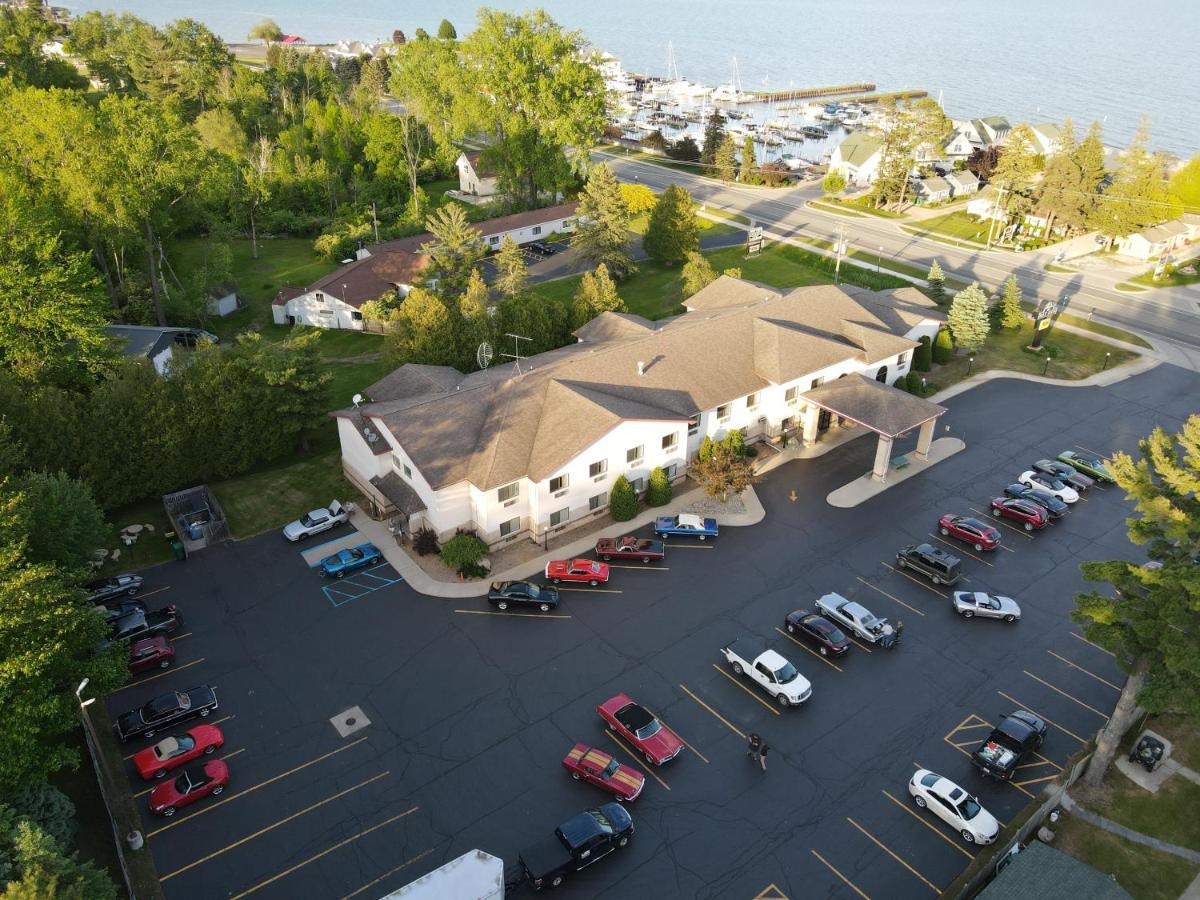 Bay Inn Tawas City Exterior foto